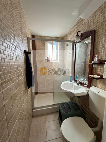 Apartament cu 2 camere semidecomandat, mobilat în Universitate