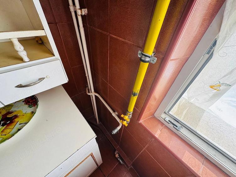 Apartament cu 3 camere decomandat în Traian