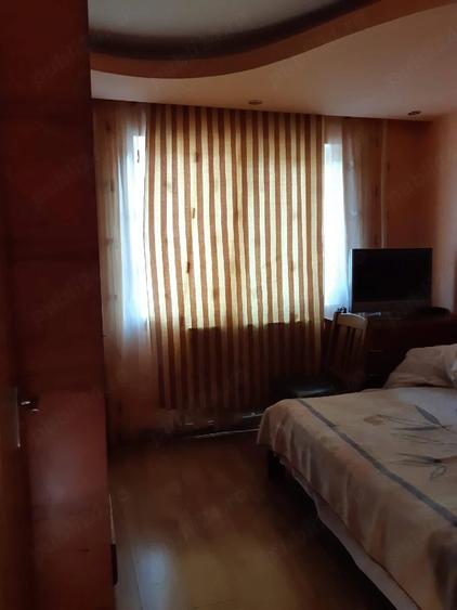 Apartament cu 4 camere semidecomandat în Central