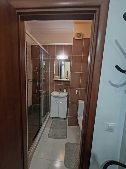 Garsonieră decomandată în Central