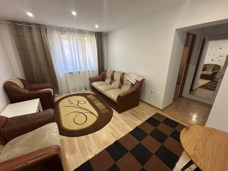 Apartament cu 2 camere semidecomandat, mobilat în Cugir