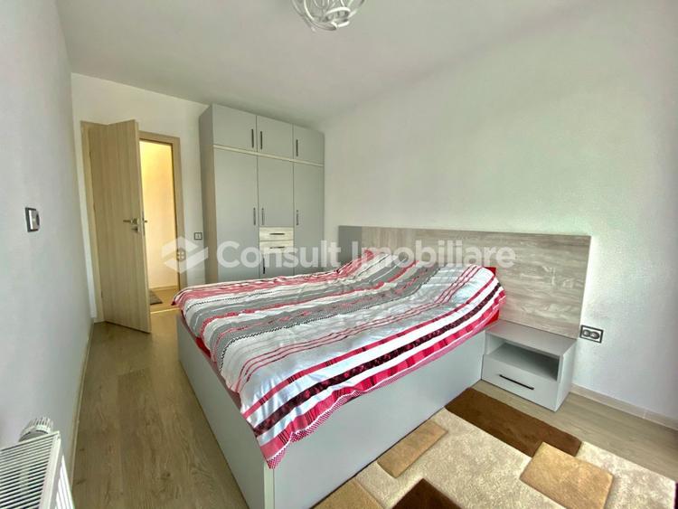 Apartament cu 3 camere semidecomandat, mobilat în Sopor