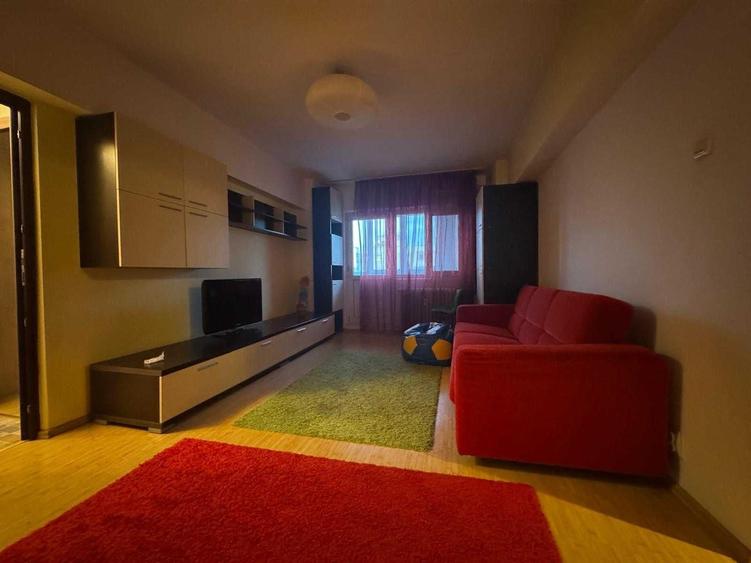Apartament cu 3 camere semidecomandat în Timpuri Noi