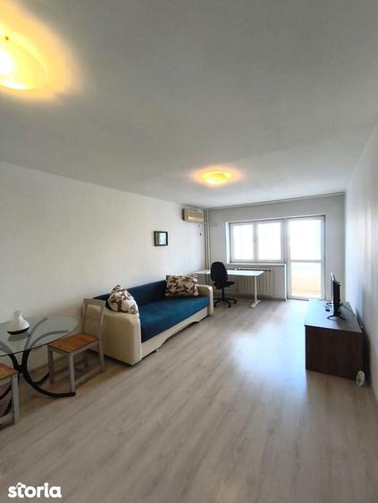 Apartament cu 3 camere decomandat în Centrul Civic