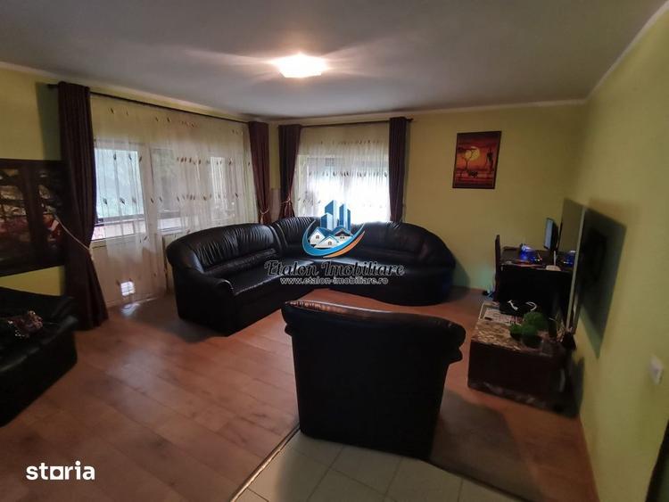 Apartament cu 4 camere decomandat în Calea Romanului