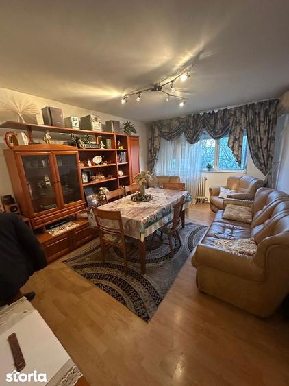 Apartament cu 4 camere decomandat în Militari