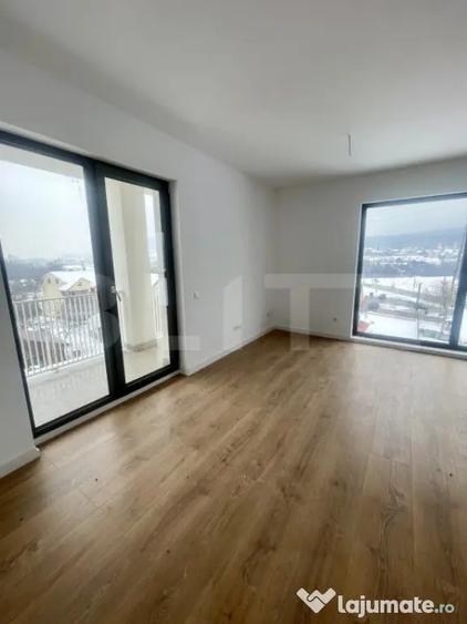 Apartament cu 3 camere decomandat în Calea Moldovei