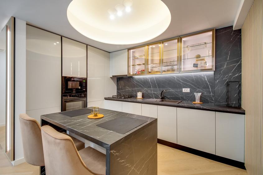 Apartament cu 3 camere semidecomandat, mobilat în Pipera