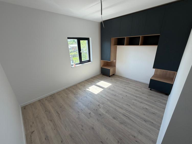 Casa 3 camere 2 bai Terasa Parcare zona Bucium Visan - 9