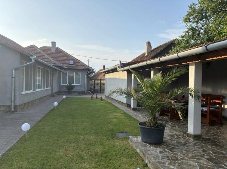 Casă cu 3 camere în Marghita