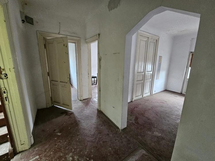 Casă cu Teren 125 Mp în Universitate
