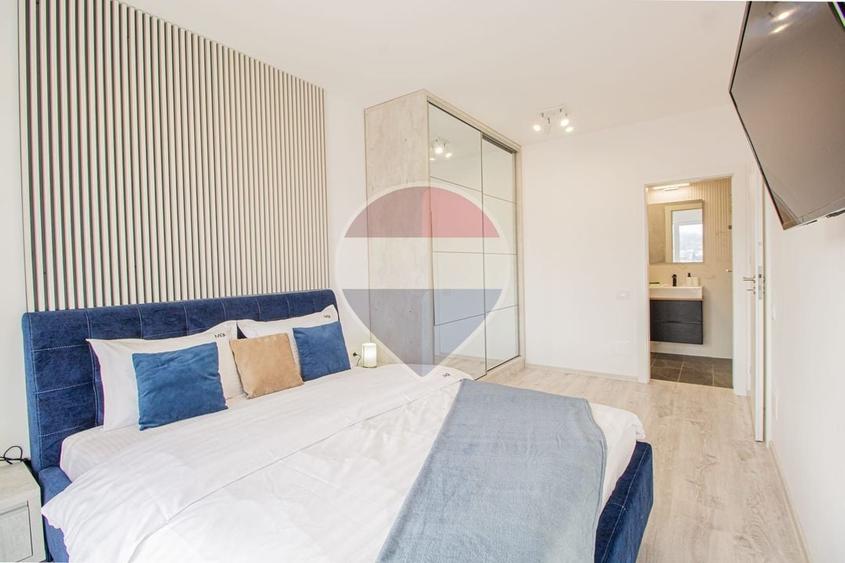 Apartament cu 3 camere decomandat, mobilat în Central