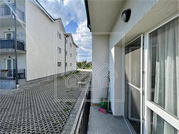 Apartament cu 2 camere, decomandat + balcon, 2 locuri de parcare - 13