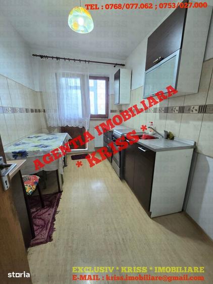 Apartament cu 4 camere decomandat în Negru Vodă