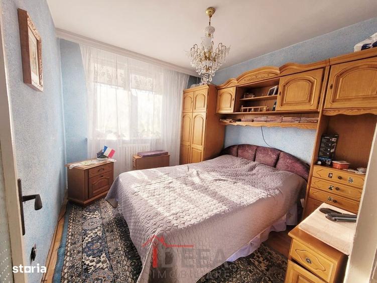 Apartament cu 4 camere decomandat în Central