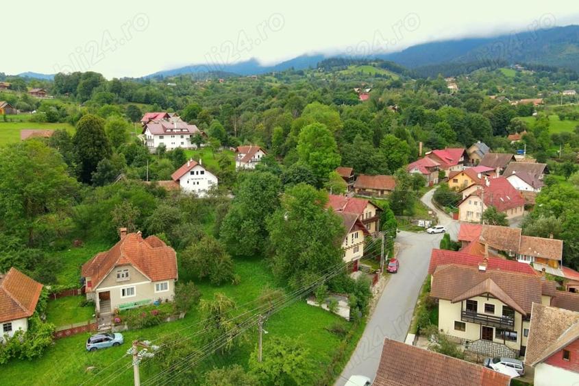 Teren de 4000 mp, în Bran