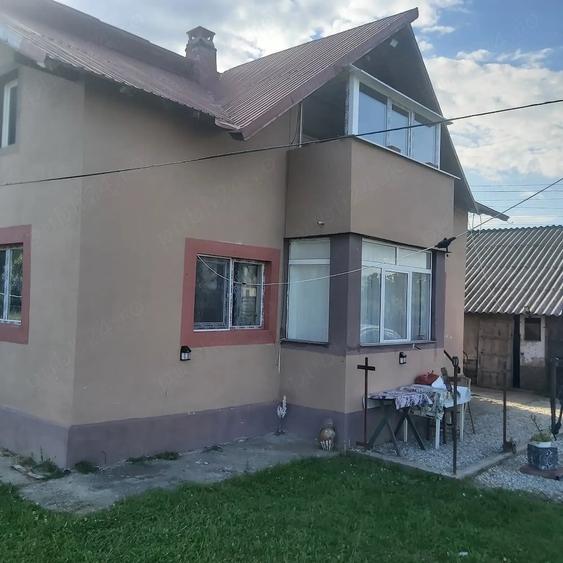 Casă cu 2 camere cu Teren 1500 Mp în Ungheni