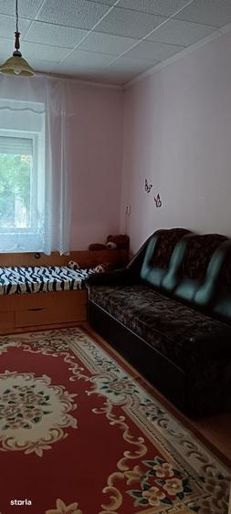 Casă cu 2 camere decomandat în Diosig