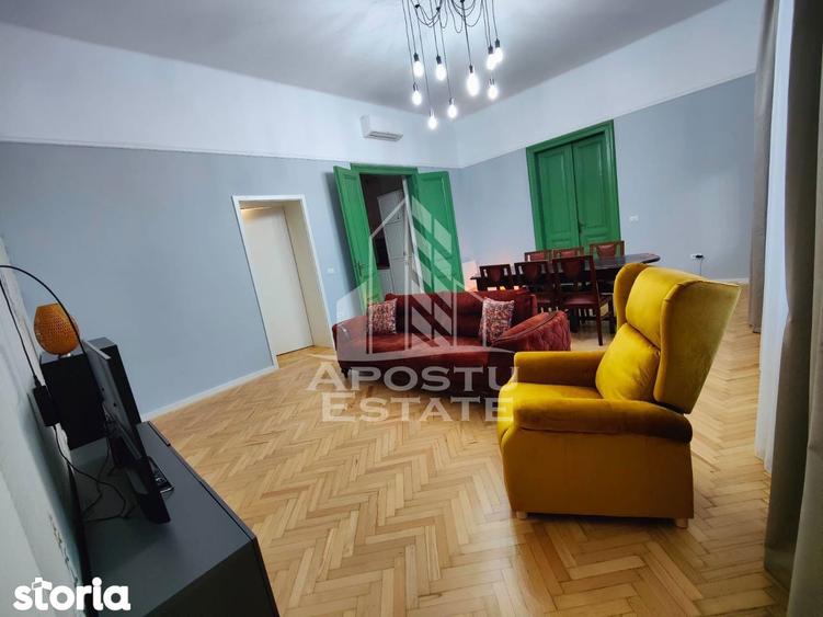Apartament cu 3 camere, mobilat în Central