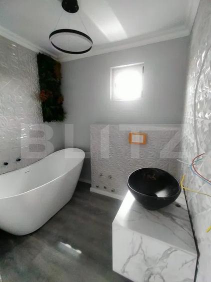 Apartament cu 5 camere decomandat, mobilat în Centura