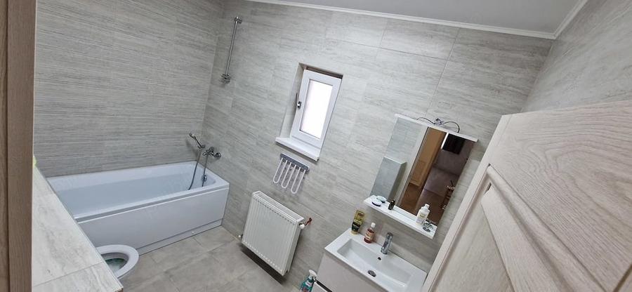 Casă cu 4 camere cu Teren 400 Mp în Valea Adâncă