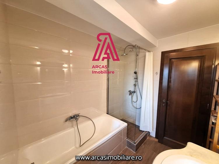 Apartament cu 3 camere decomandat în Sub Arini