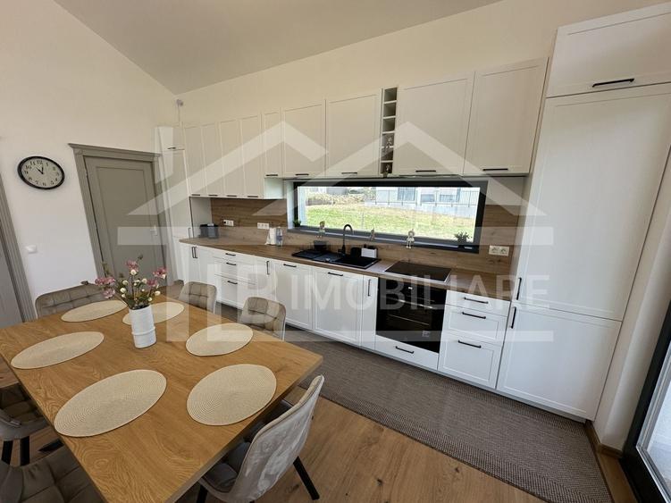 Casă individuală cu 4 camere cu Teren 700 Mp în Livezeni