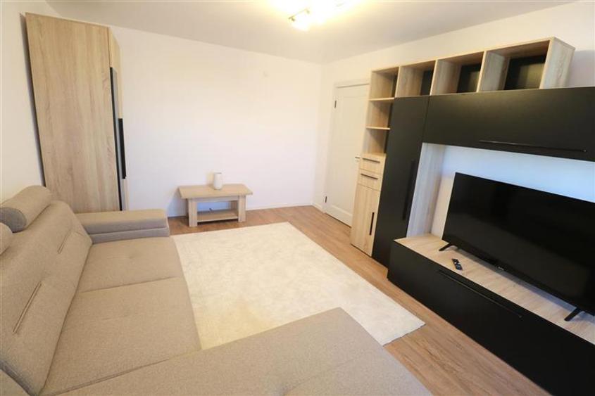 Apartament cu 3 camere decomandat în Circumvalațiunii