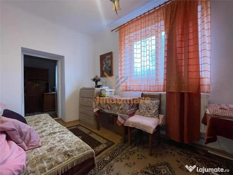 Casă cu 4 camere cu Teren 1439 Mp în Central