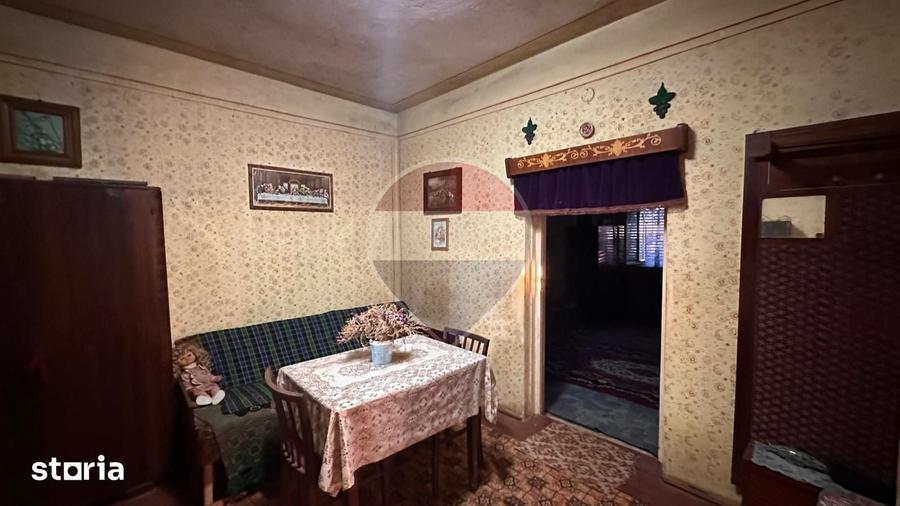 Casă cu 3 camere cu Teren 477 Mp în Central