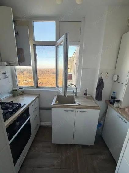 Apartament cu 2 camere semidecomandat în Craiovița Nouă