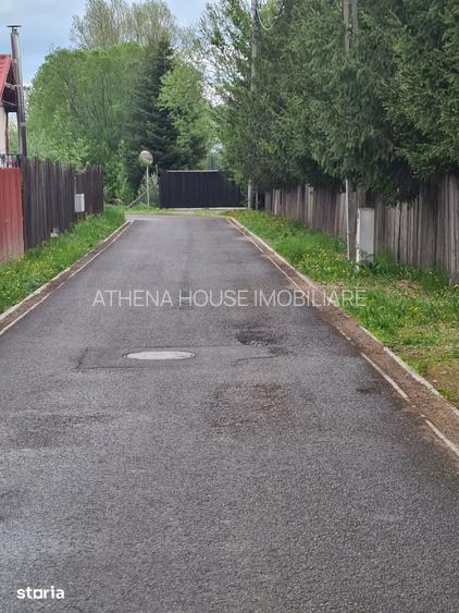Teren intravilan,front stradal la asfalt,apa,gaz,curent,canalizare.
