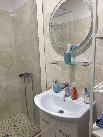 Apartament cu 2 camere semidecomandat, mobilat în Nord