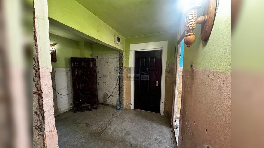 Apartament cu 3 camere decomandat în Ștefan cel Mare