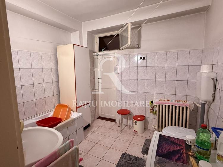 Casă individuală cu 3 camere cu Canalizare în Spitalul Județean