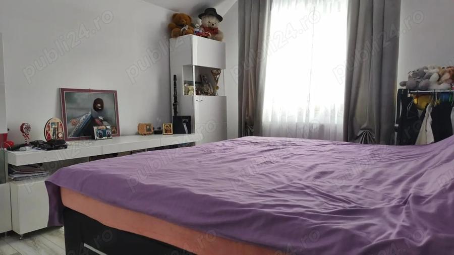 Casă cu Teren 569 Mp în Zăvoi