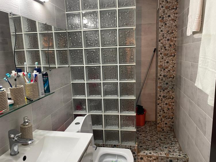 Apartament cu 3 camere decomandat, mobilat în 13 Septembrie