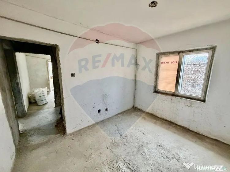 Apartament cu 4 camere decomandat în Brăilei