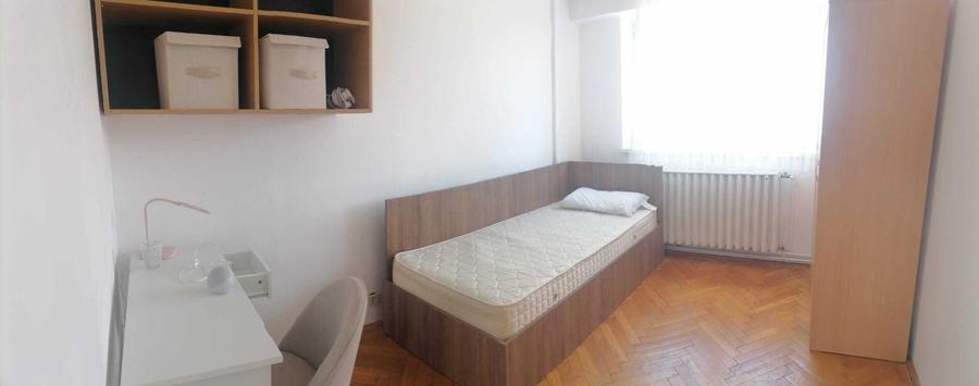 Apartament cu 4 camere decomandat în Exterior Vest
