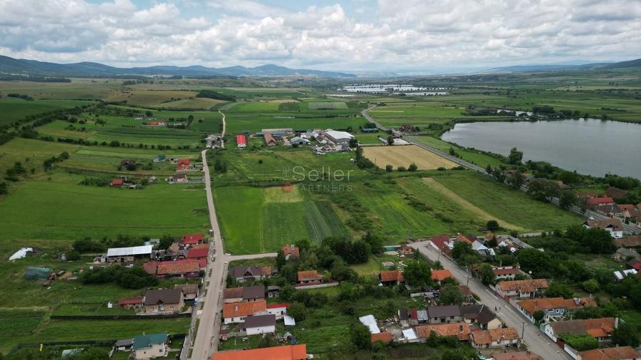 Teren Construcții intravilan de 1150 mp, în Rotbav