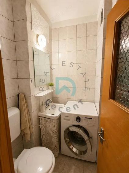 Apartament cu 3 camere decomandat în Vlahuță