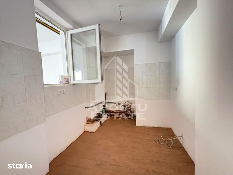 Apartament cu 2 camere semidecomandat în Brâncoveanu