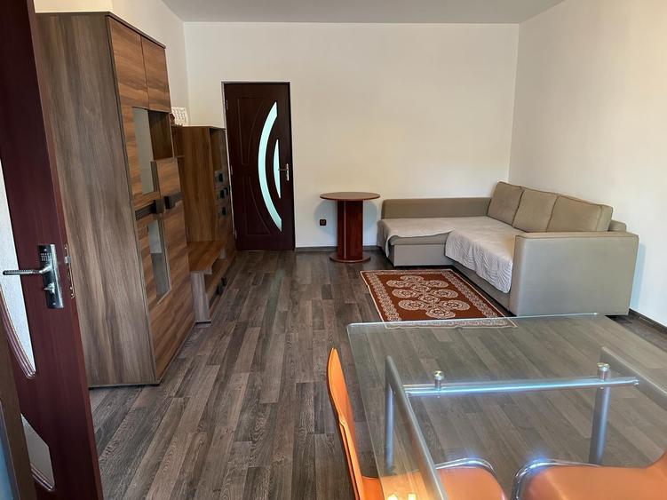 Casă cu 2 camere cu Teren 400 Mp în Central
