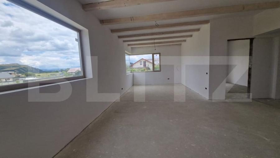 Casă cu 4 camere cu Teren 800 Mp în Bod