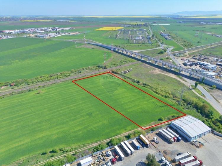 Teren Construcții intravilan de 8305 mp, în Micălaca