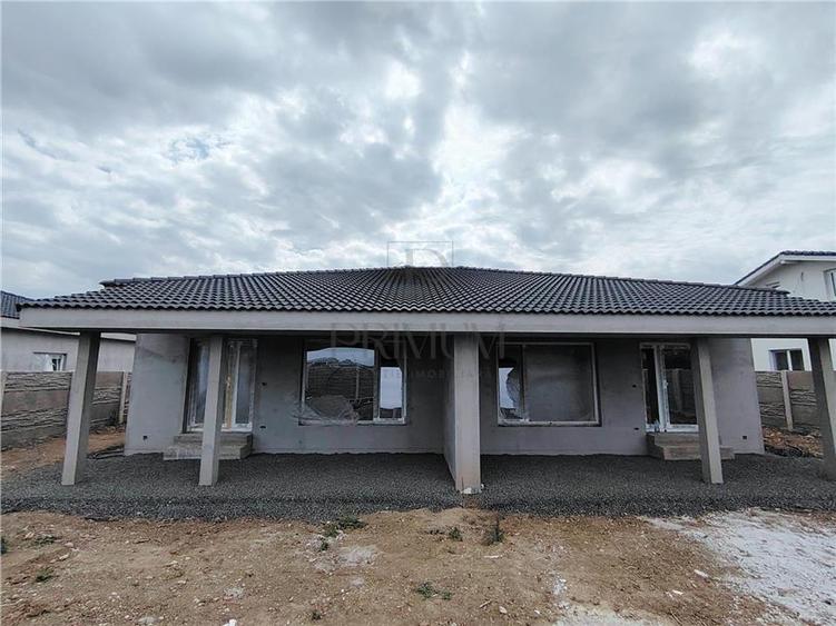 Duplex pe plan - acces facil - zona in plina dezvoltare - 1