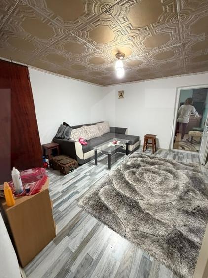 Casă individuală cu 8 camere cu Canalizare în Exterior Sud