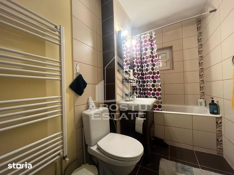 Apartament cu 3 camere decomandat în Confecții