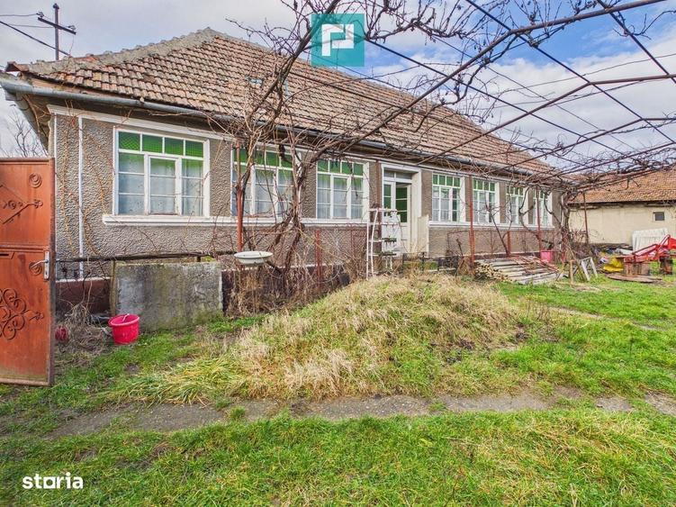 Casă cu 4 camere în Tămășeu