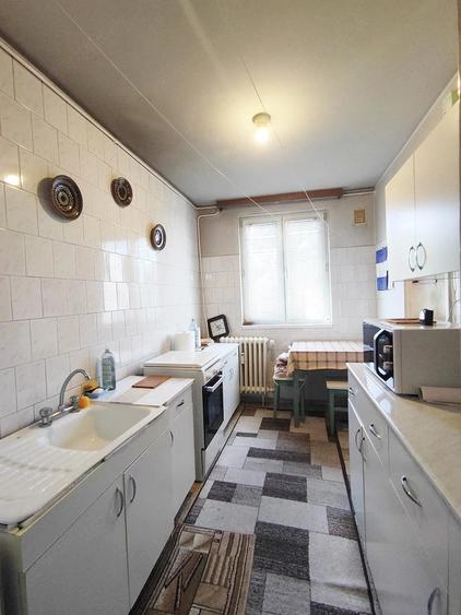 Apartament 3 camere, decomandat, zona 1 Decembrie 1918 - 5